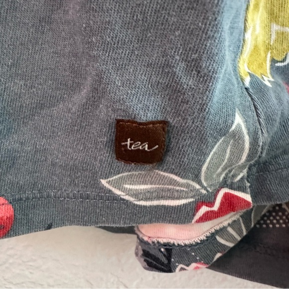 Tea Collection Floral Knit Dress — Kids Size 5 — 100% Cotton - Picture 4 of 5